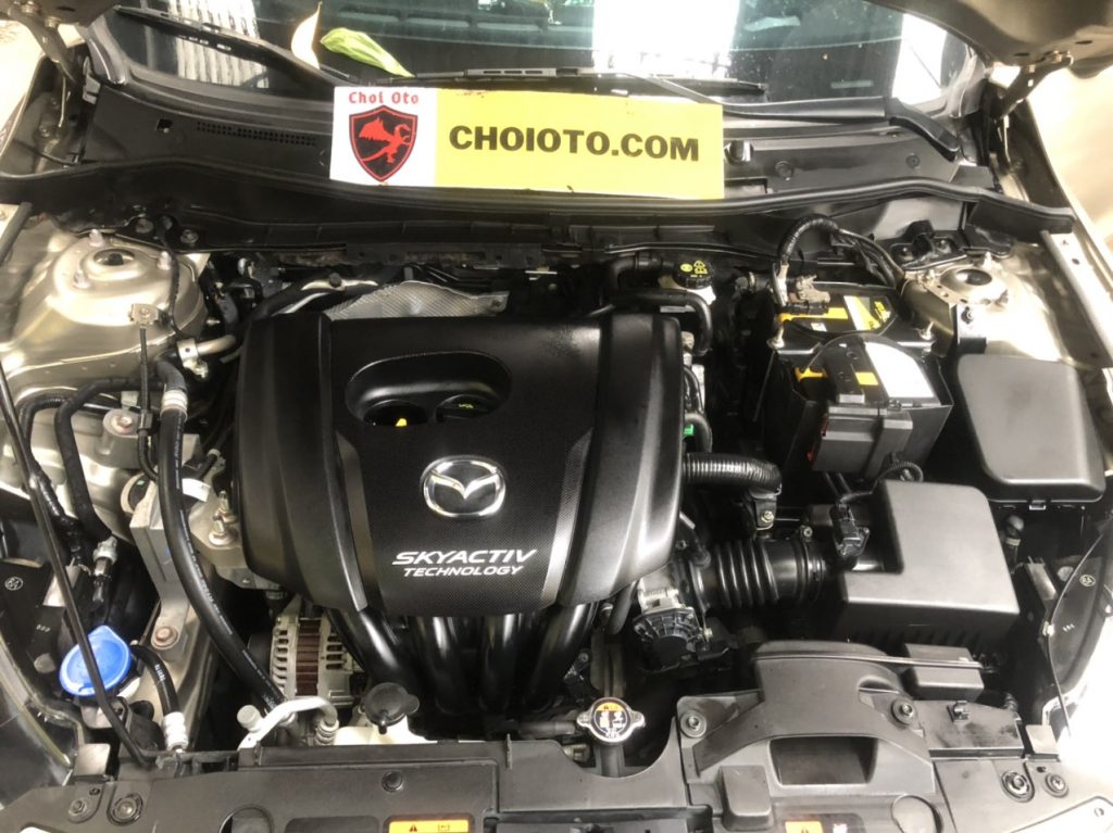 rửa khoang máy mazda