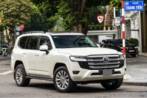 Gia noc Land Cruiser